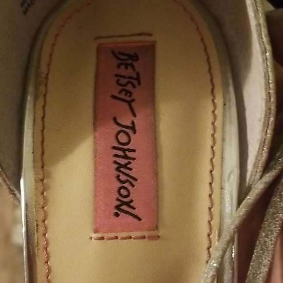 Shoes - Picture 4 of 5